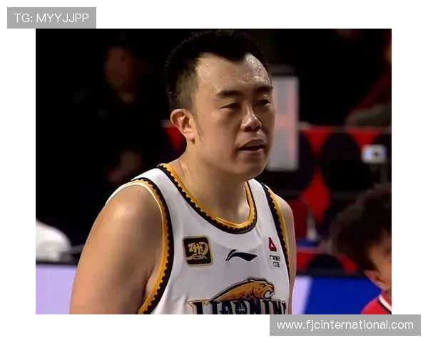 狂摘16板难挽败局韩德君谢幕之夜深藏心底的男人最后浪漫一刻瞬